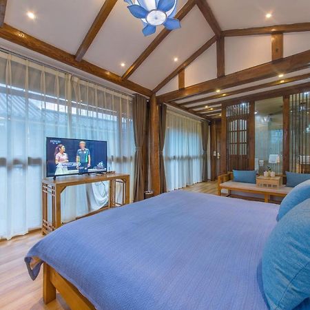 桐墅客栈 Lijiang Village House Exterior photo